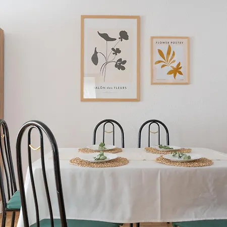 Apartamento Cerca De Centro Y Playas Apartment *